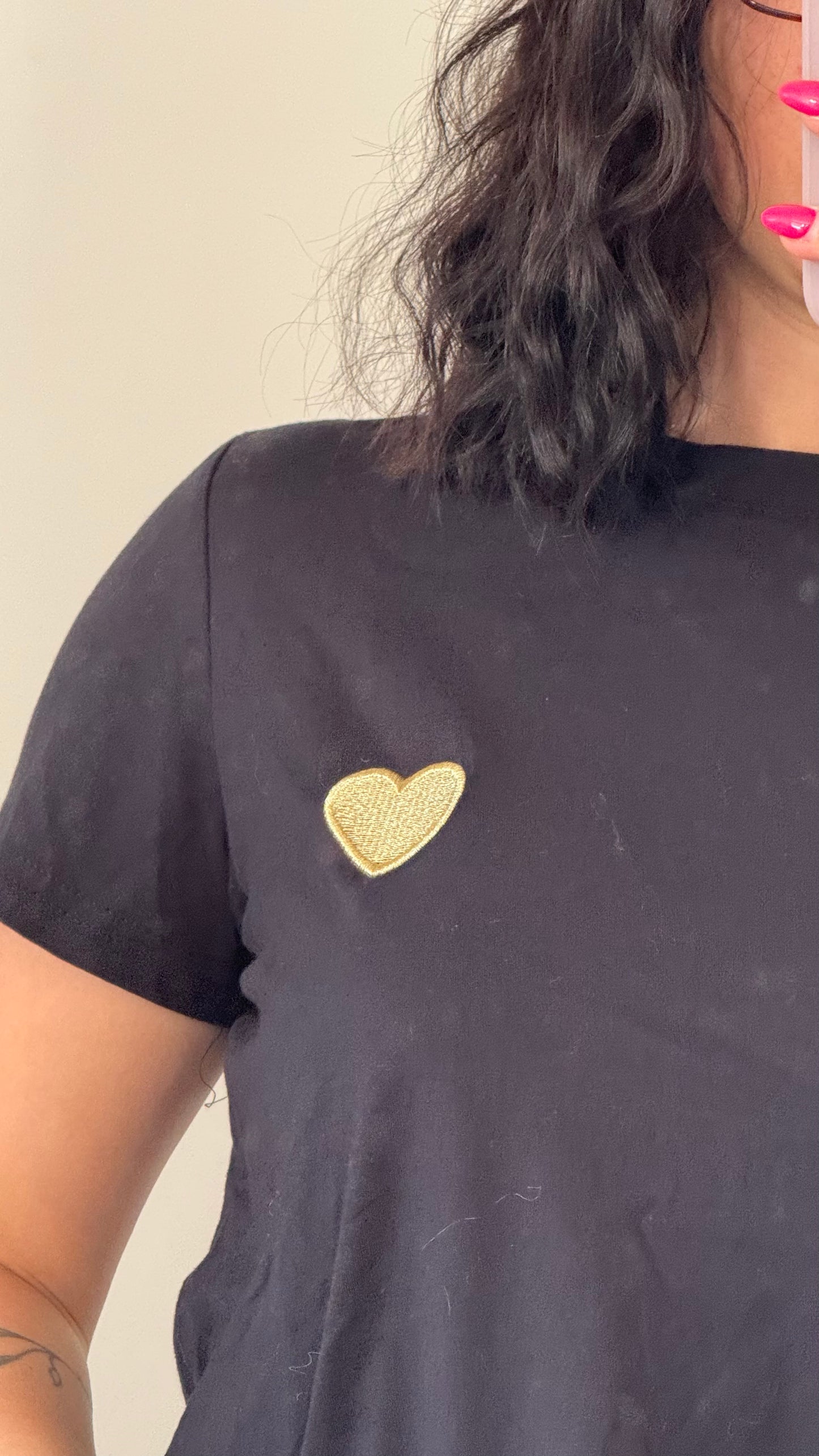 T-shirt noir coeur doré
