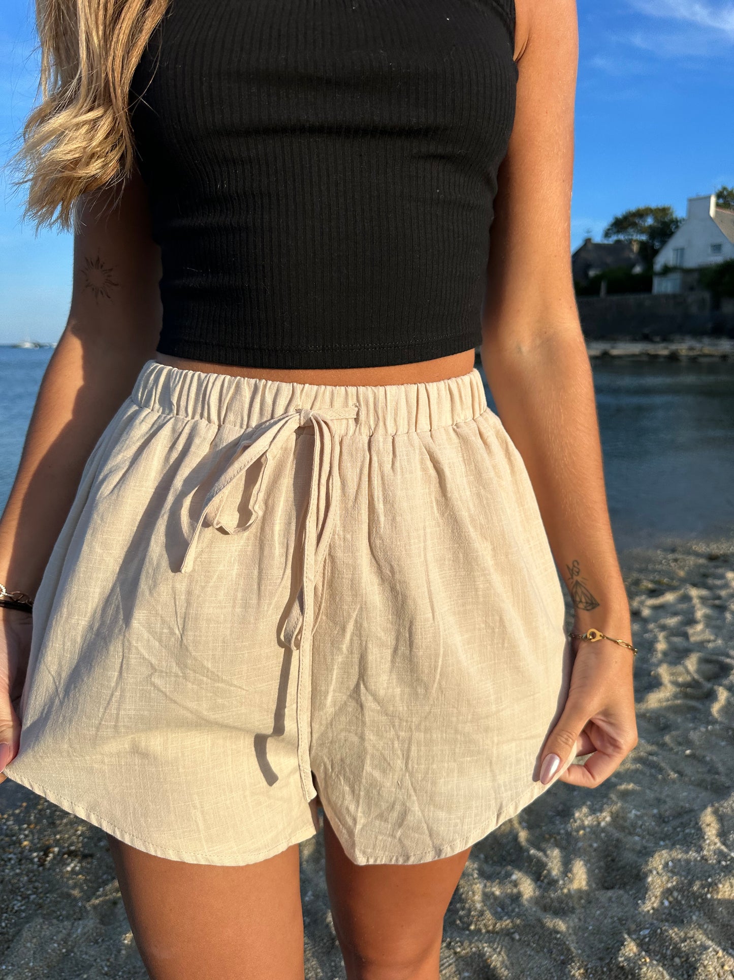 Short beige