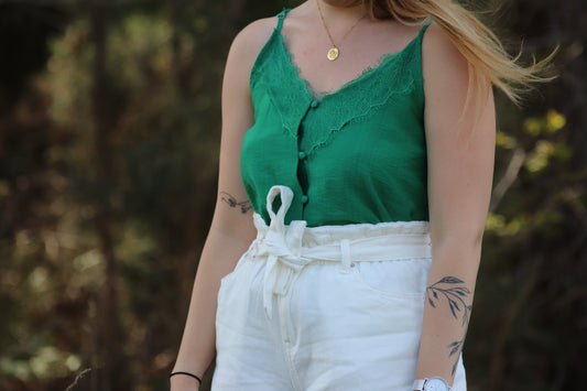 Débardeur vert dentelle